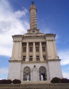 Monumento de los Heroes.jpg